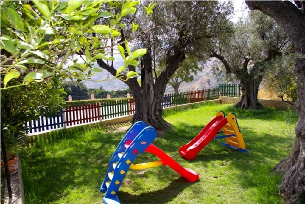Hostal Y Apartamento Rural Los Naranjos Melegis Dış mekan fotoğraf